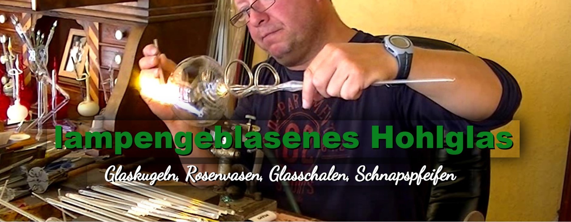 Glaskugeln Rosenvasen Glasschalen Tintenschreiber aus Lauschaer Glas Andreas Tresselt